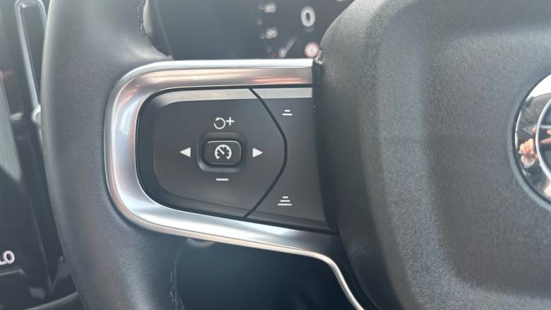 Volvo Xc40 1.5 T5 Recharge PHEV Inscription Pro 5dr Auto Estate